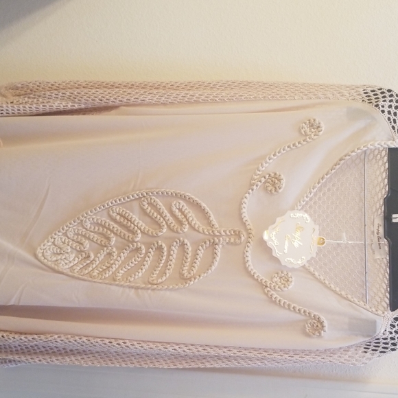 Top - Picture 2 of 4